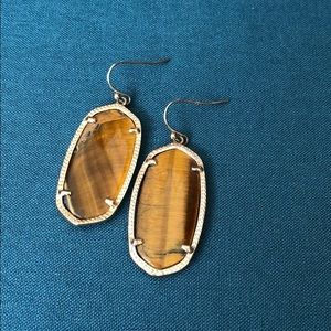 kendra scott elle tigers eye earrings